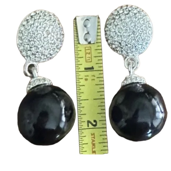 Carol Lee Faux Black Pearl Vintage Silver Tone Clip Earrings - Picture 2 of 6